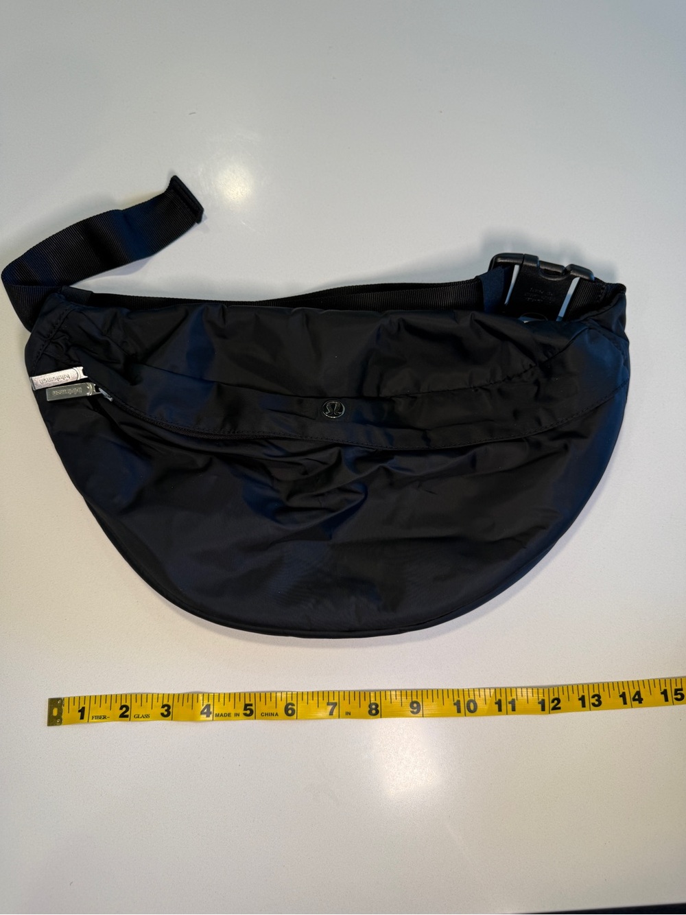 LULULEMON - Classic Belt Bag 3.5L in Black Nylon - Picture 8 of 15